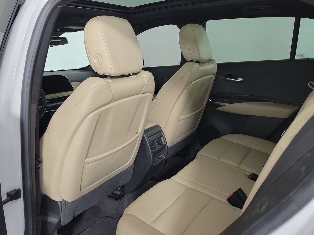 Certified 2024 Cadillac XT4 Luxury w/ Cold Weather Package FWD image 12