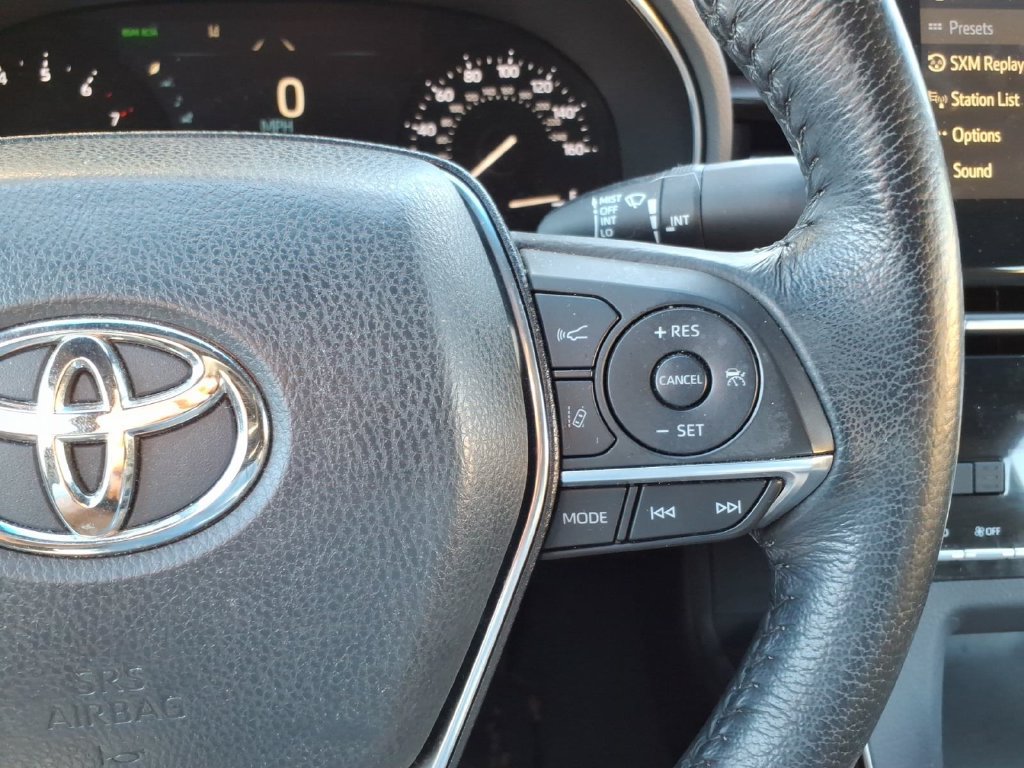 Used 2019 Toyota Avalon XLE w/ Moonroof Package FWD image 19