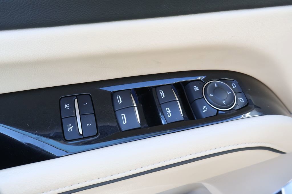 Used 2023 Cadillac Escalade Premium Luxury w/ Performance Package image 17