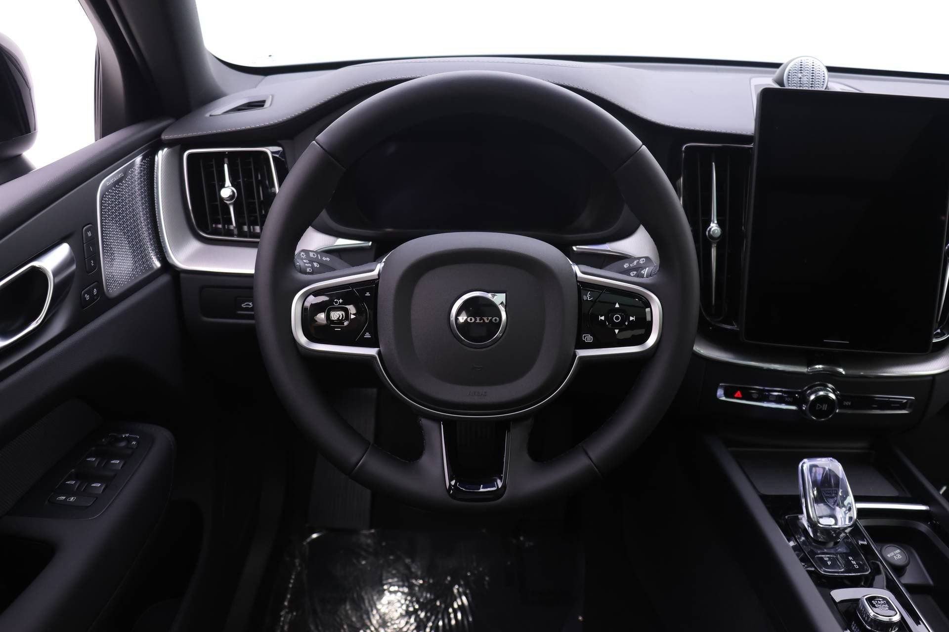 New 2026 Volvo XC60 T8 Polestar w/ Protection Package Premier image 13