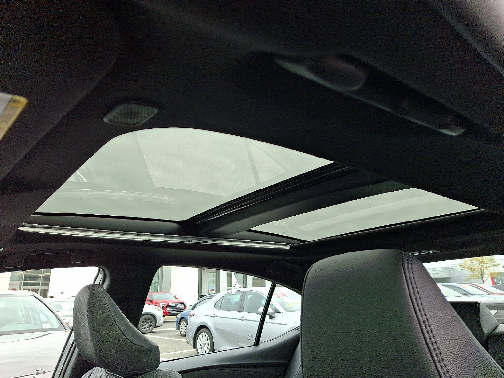 Used 2026 Toyota Camry XSE FWD image 15