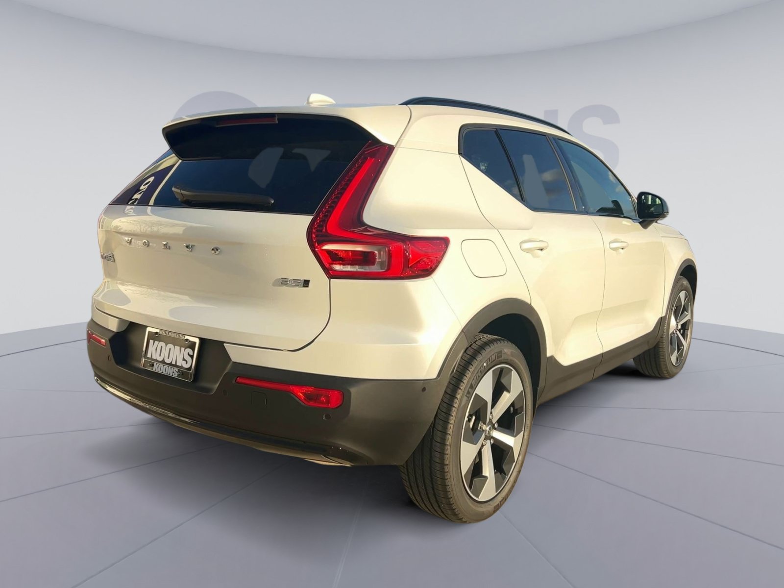 New 2026 Volvo XC40 B5 Plus w/ Protection Package Premier AWD/4WD image 11