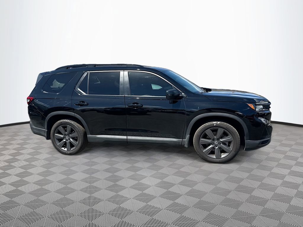 Used 2025 Honda Pilot Sport image 5