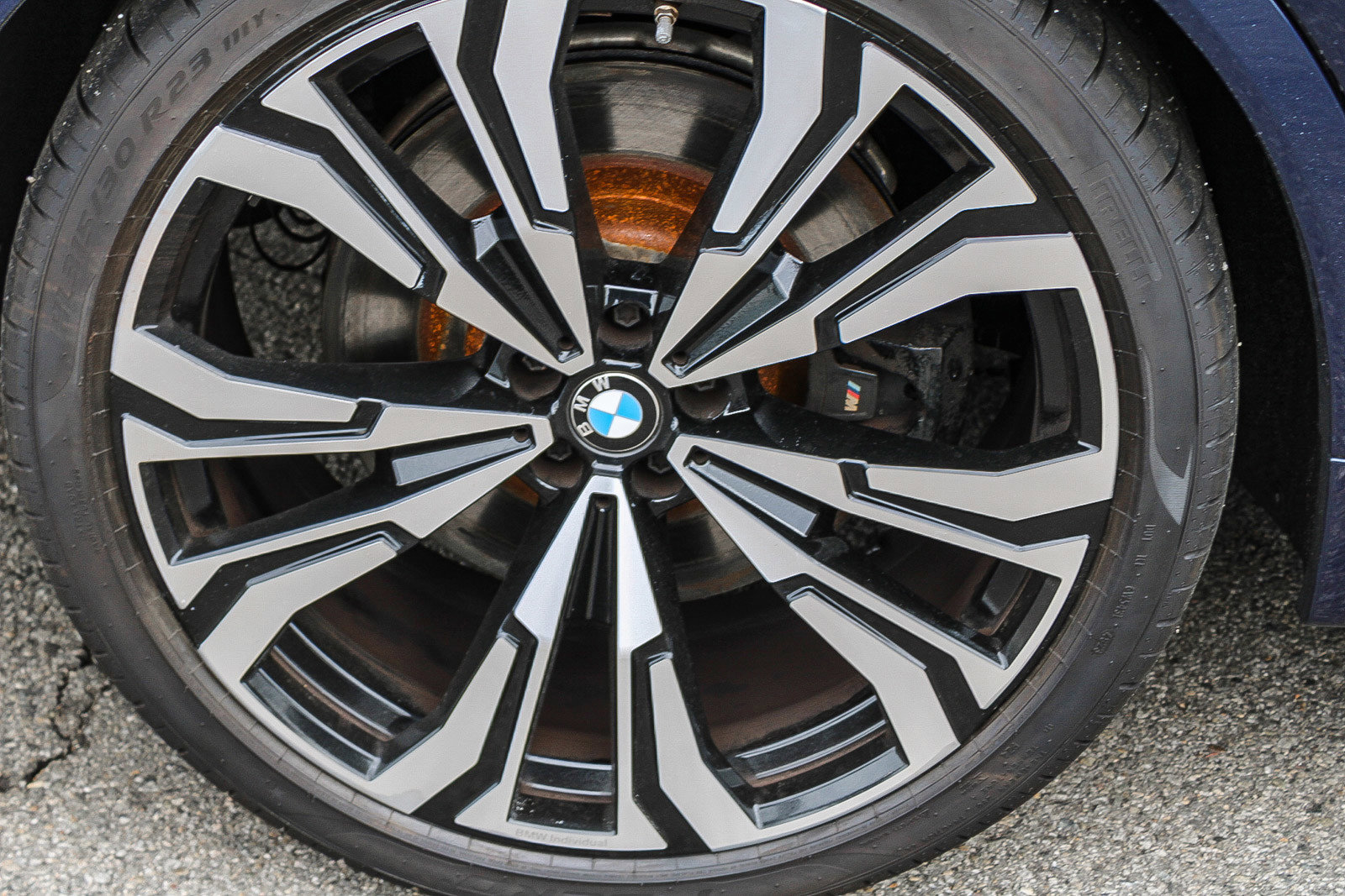 Used 2023 BMW X7 M60i w/ Executive Package image 11