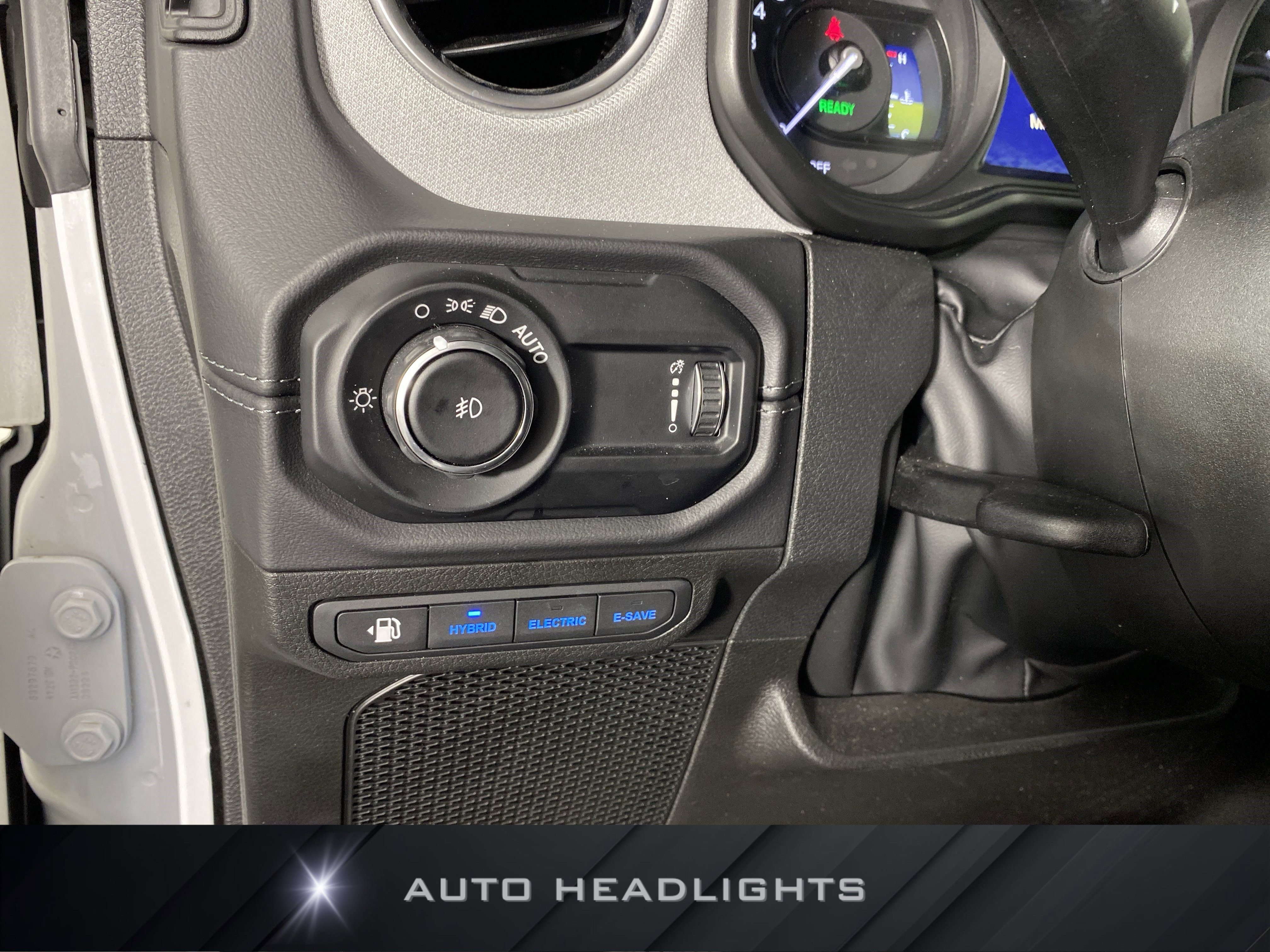 Used 2025 Jeep Wrangler Sahara AWD/4WD image 26