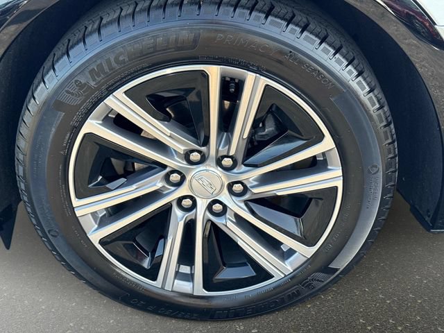 Certified 2024 Cadillac Lyriq Luxury AWD/4WD image 8