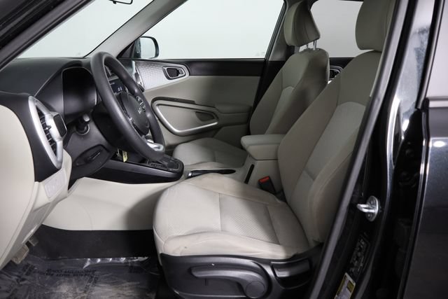 Used 2023 Kia Soul LX FWD image 16