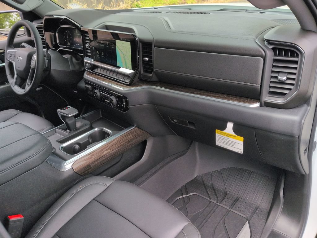 New 2026 Chevrolet Silverado 1500 RST w/ Dark Appearance Package AWD/4WD image 24