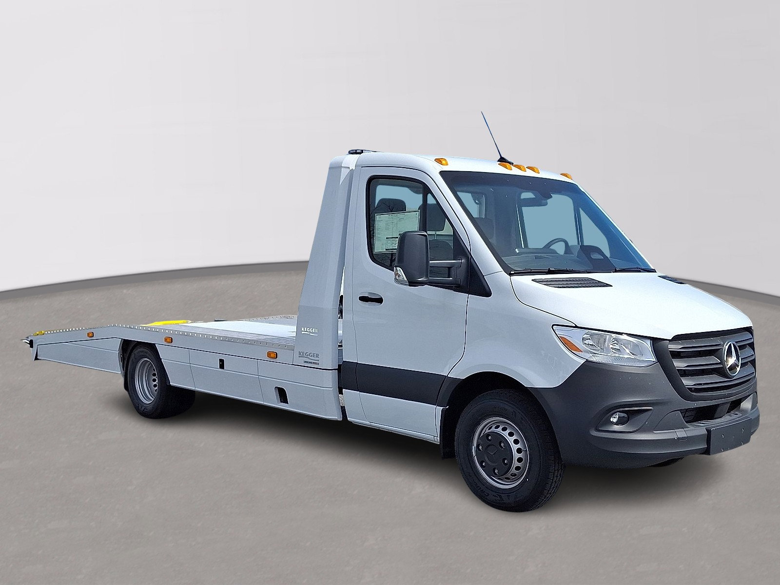 New 2025 Mercedes-Benz Sprinter 4500 image 3