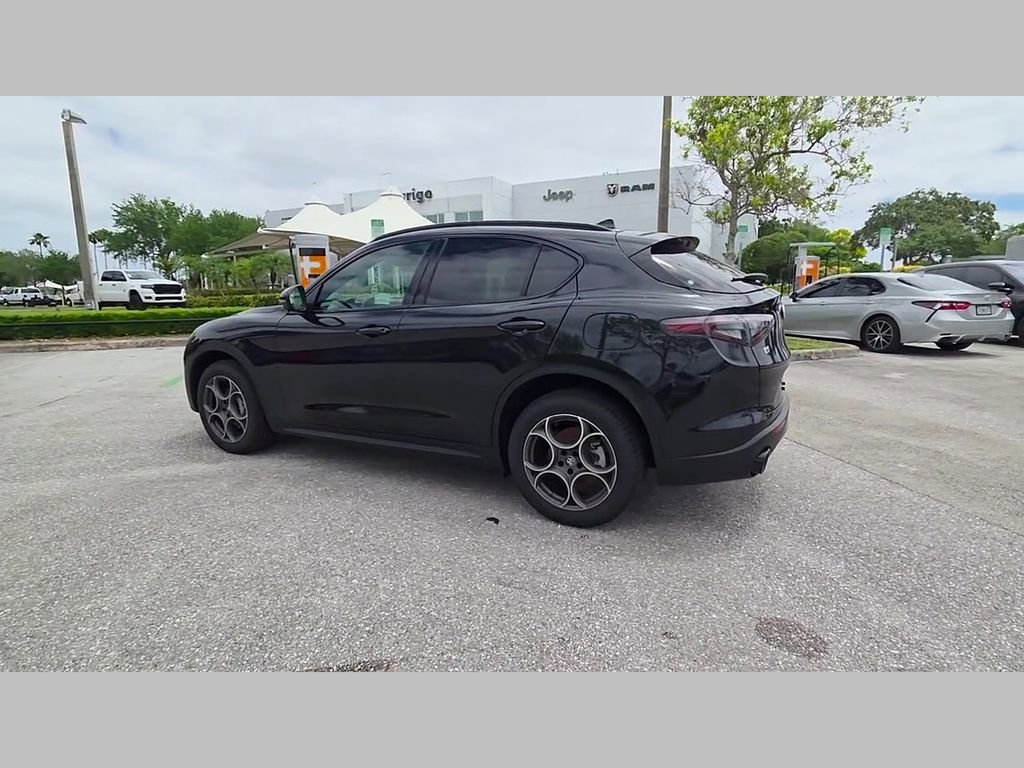 New 2025 Alfa Romeo Stelvio Sprint w/ Convenience Package AWD/4WD image 33