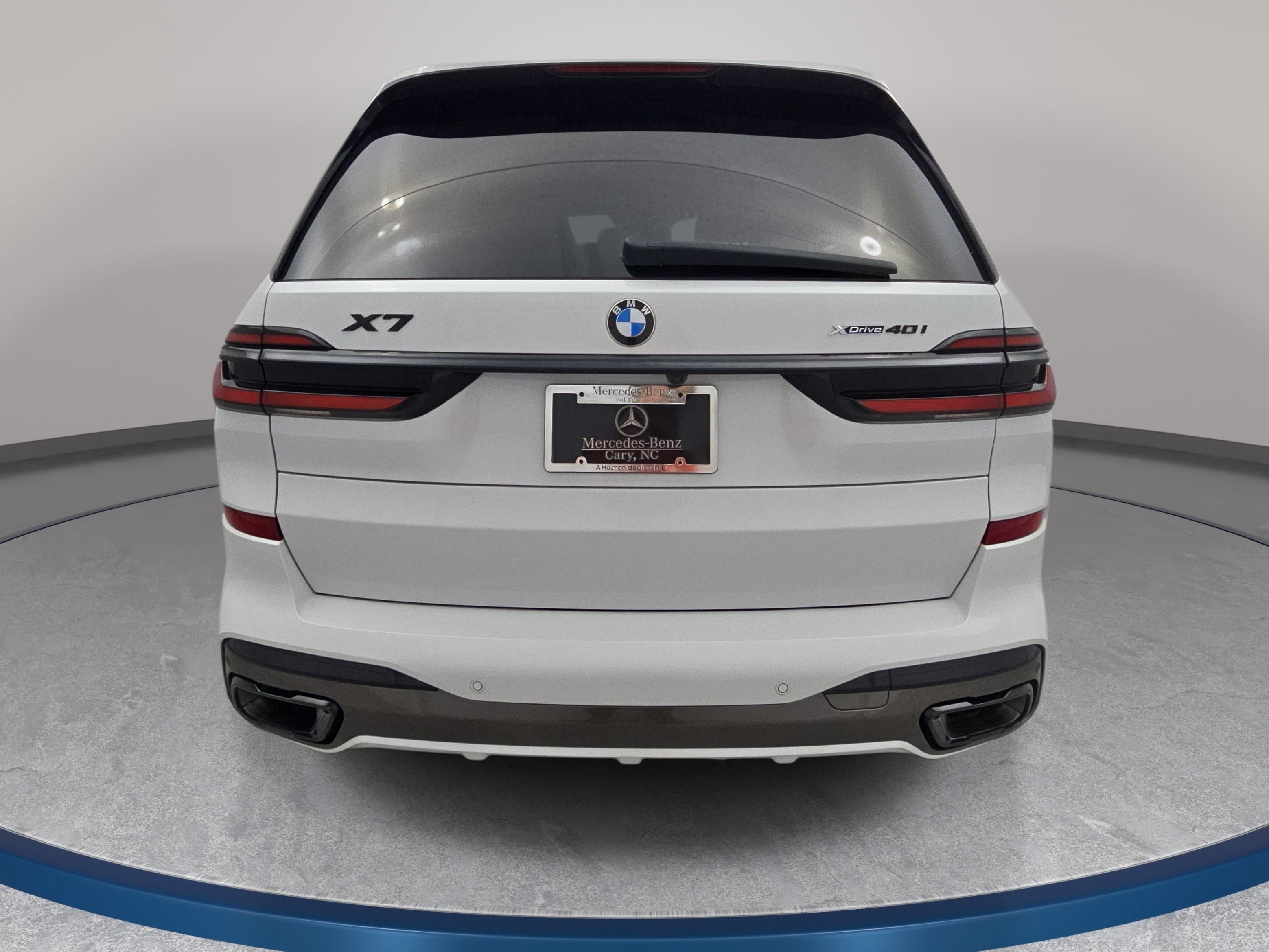 Used 2024 BMW X7 xDrive40i w/ M Sport Package AWD/4WD image 6