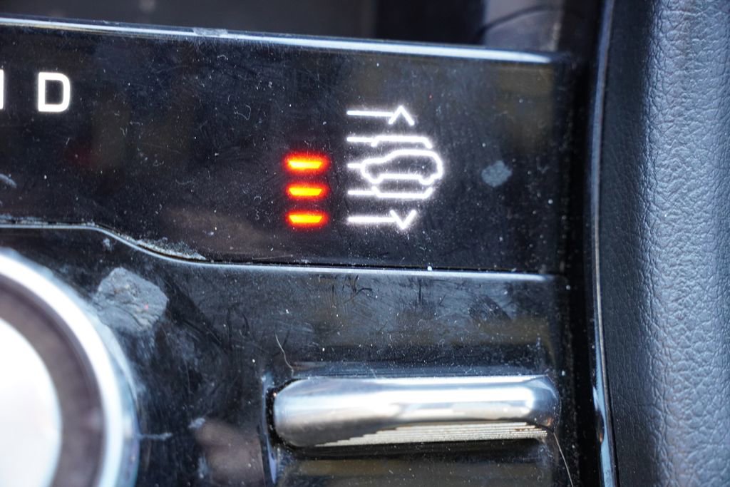 Used 2023 Jeep Grand Cherokee Overland w/ Luxury Tech Group IV image 34