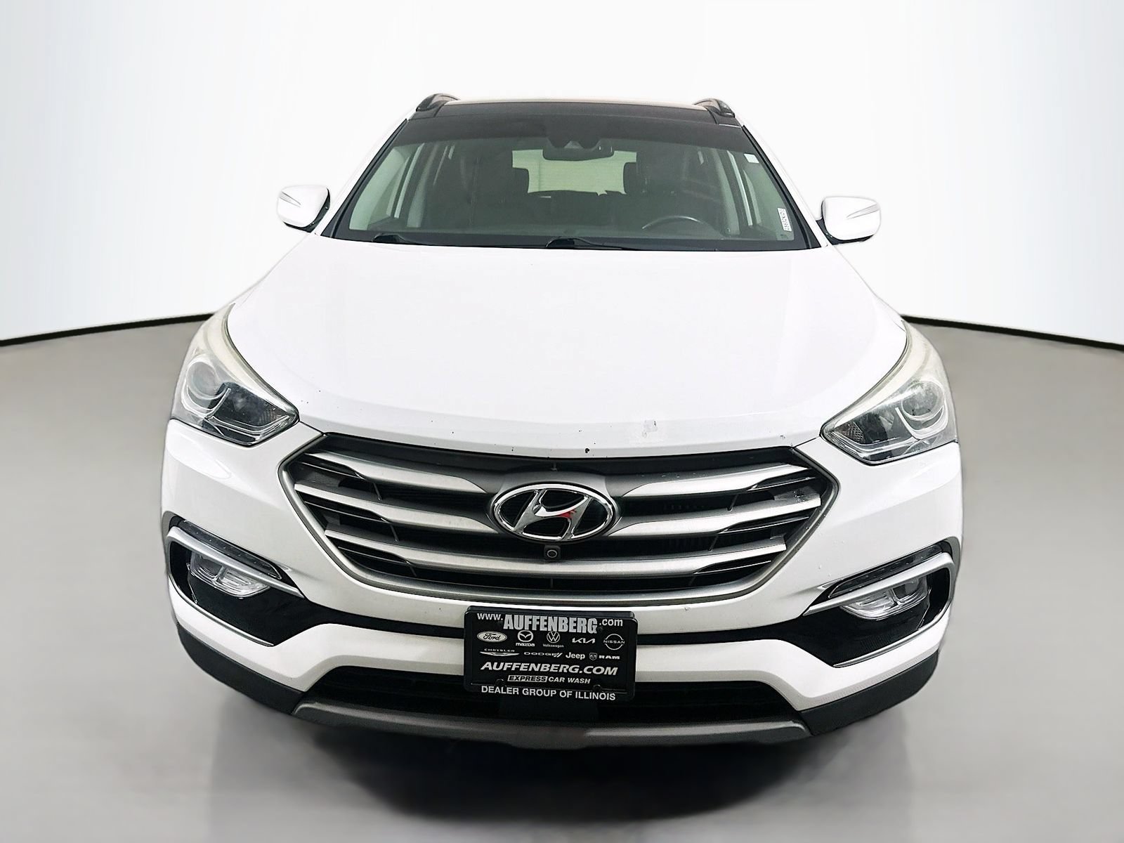 Used 2018 Hyundai Santa Fe Sport w/ 2.0T Ultimate Tech Package 05 AWD/4WD image 2