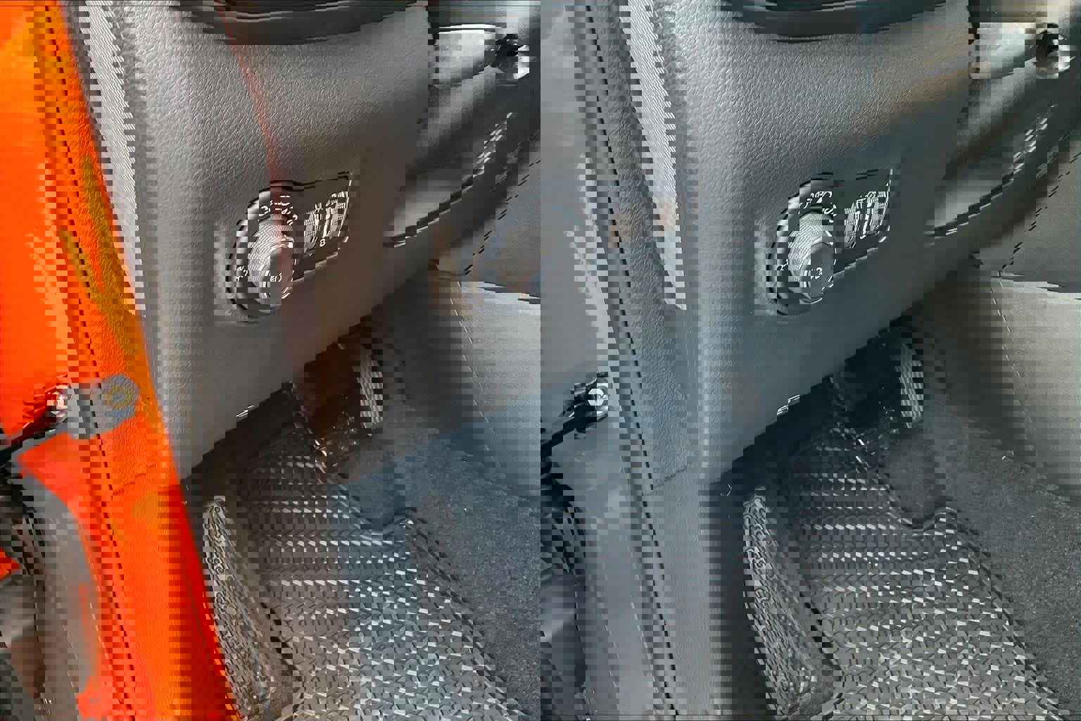 New 2026 Jeep Compass Latitude w/ Sun and Sound Group image 17