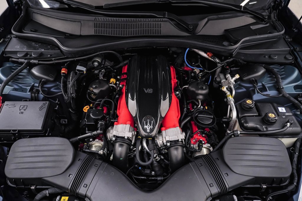 Used 2024 Maserati Ghibli Trofeo image 29