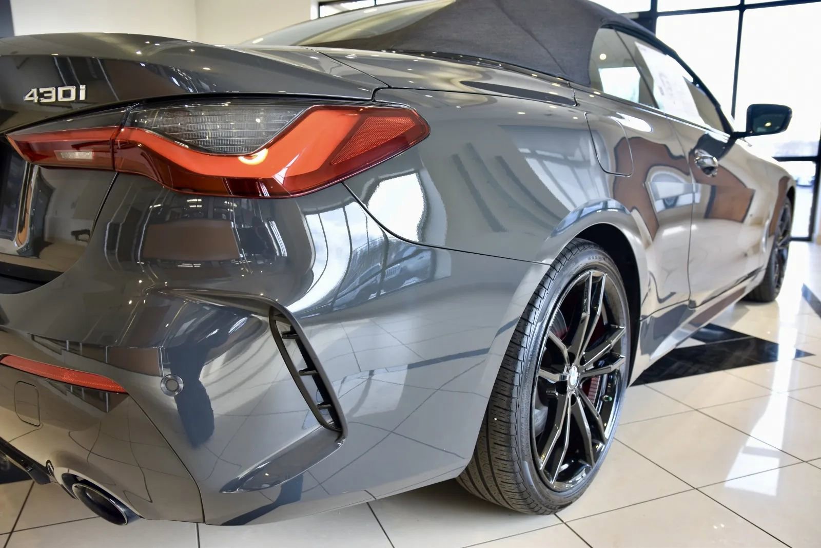 Used 2022 BMW 430i xDrive Convertible w/ M Sport Package image 7