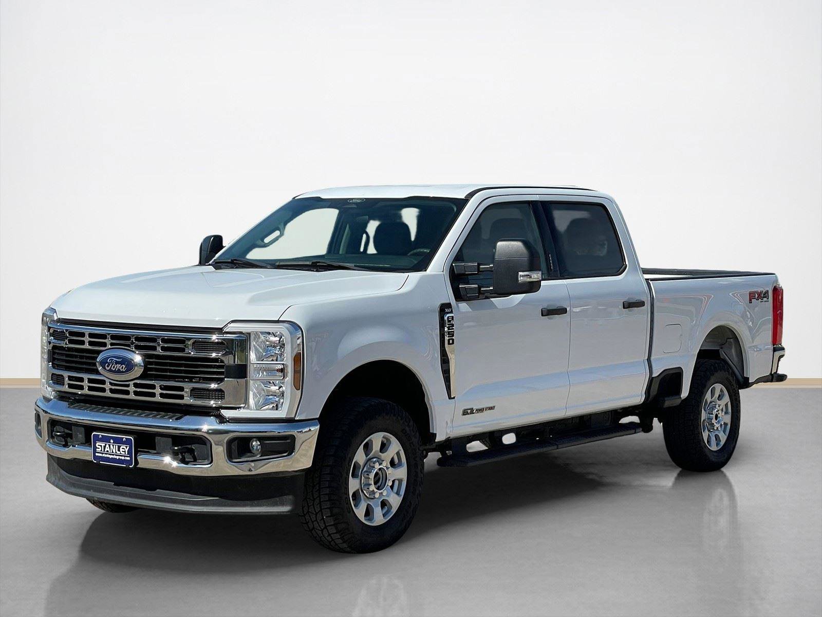 Used 2024 Ford F250 XLT w/ FX4 Off-Road Package image 3