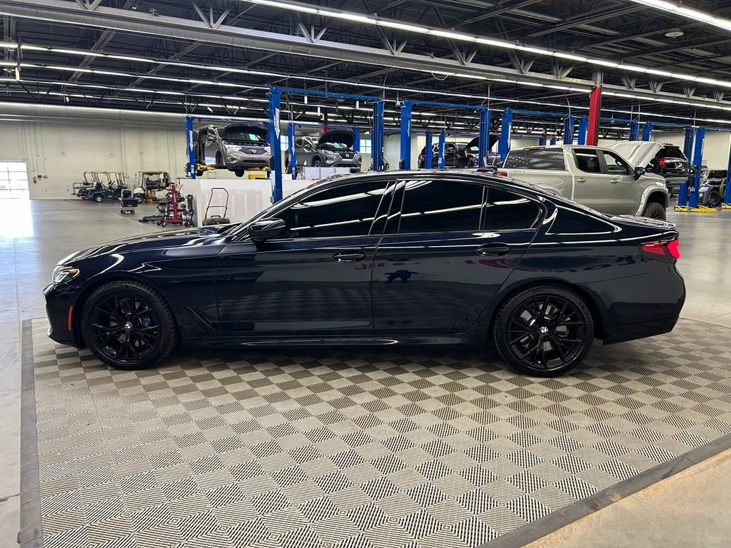 Used 2023 BMW 530i w/ M Sport Package RWD image 4