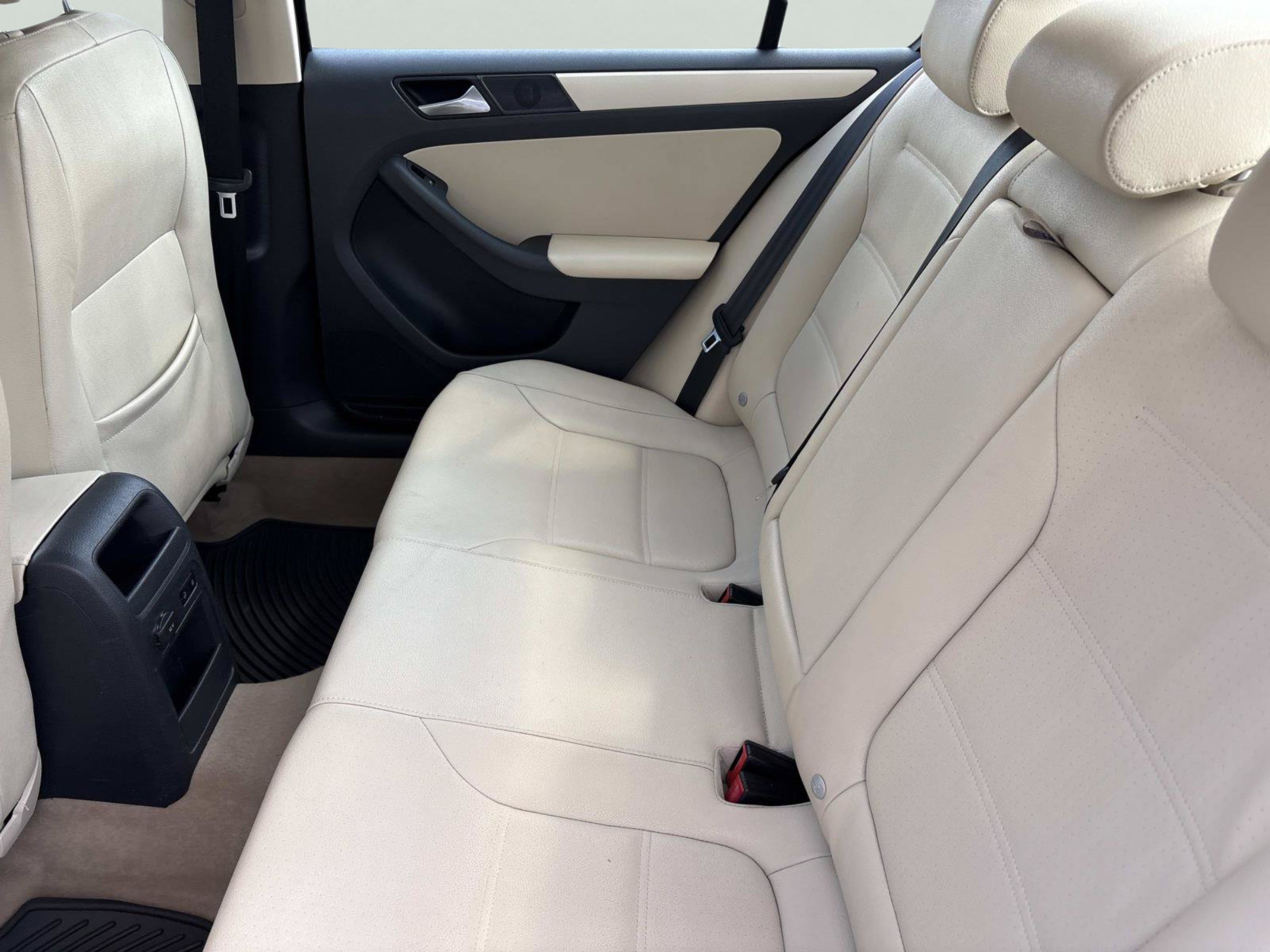 Used 2012 Volkswagen Jetta SE FWD image 13