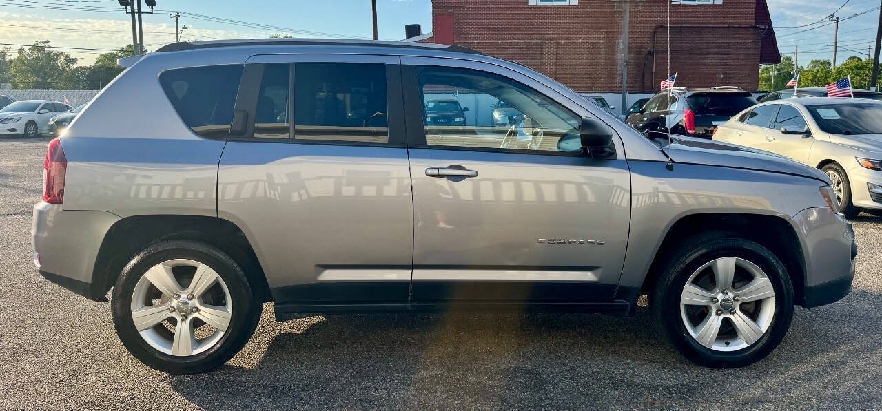 Used 2016 Jeep Compass Sport w/ Power Value Group FWD image 7