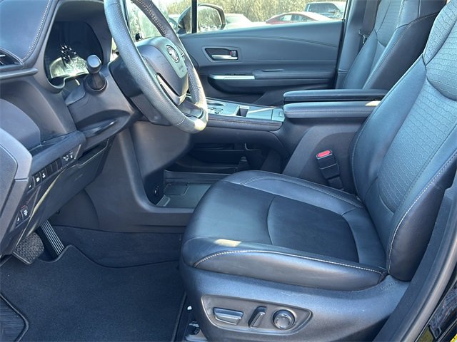 Used 2024 Toyota Sienna XLE Woodland Edition image 19