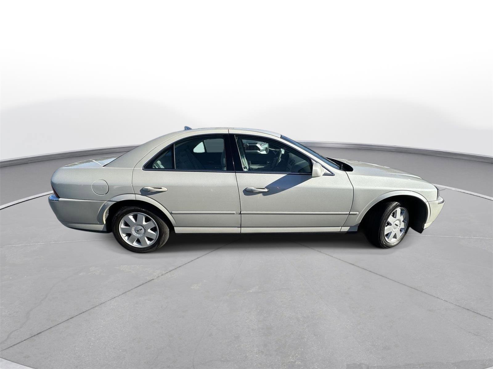 Used 2005 Lincoln LS image 5