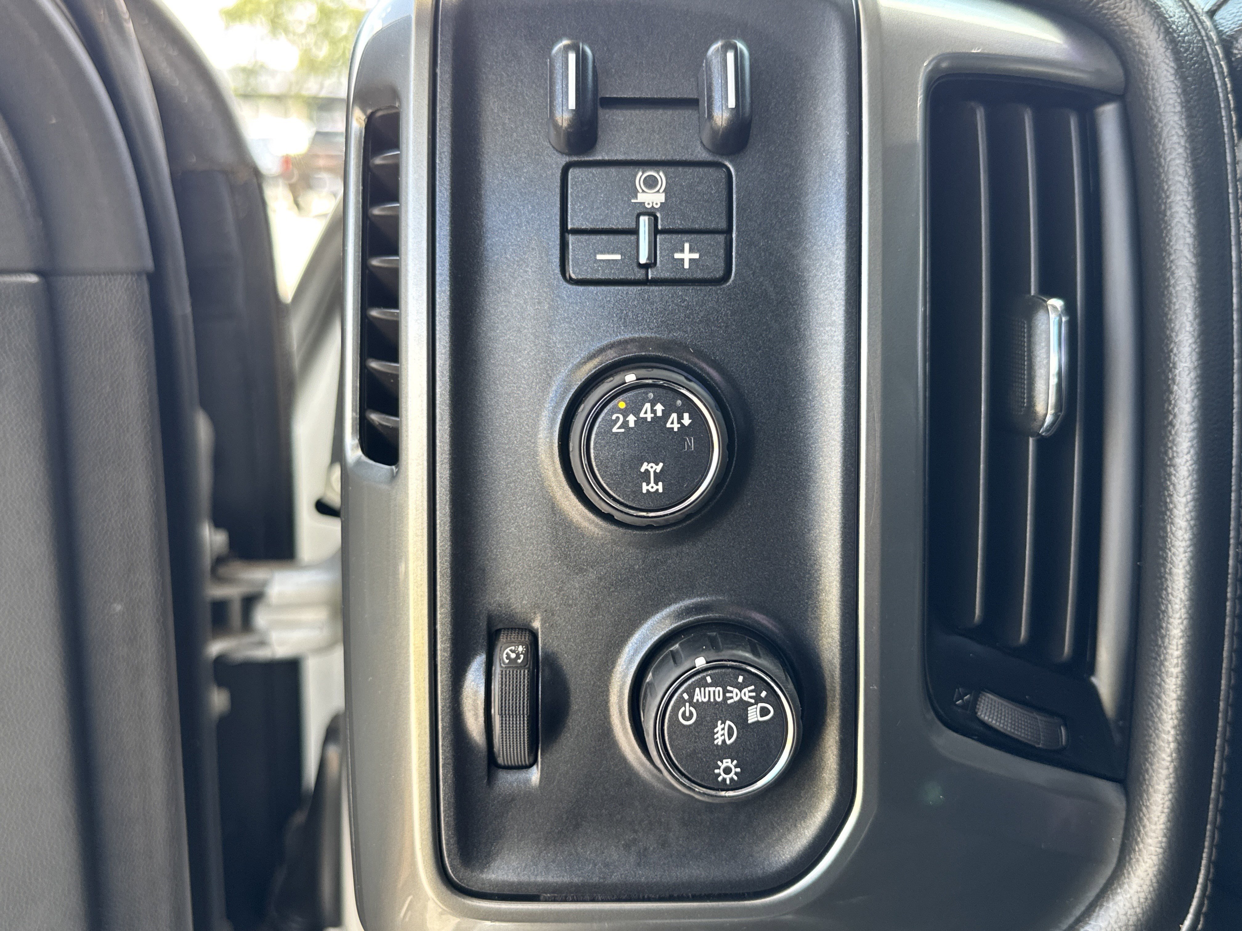 Used 2019 Chevrolet Silverado 3500 LTZ w/ Duramax Plus Package AWD/4WD image 19
