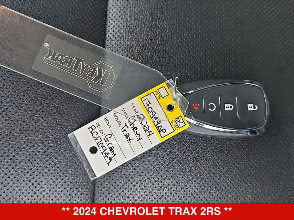 Used 2024 Chevrolet Trax RS FWD image 34