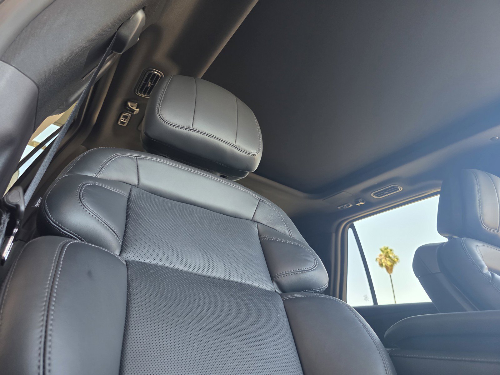 New 2027 Lincoln Navigator Reserve w/ Jet Appearance Package AWD/4WD image 18