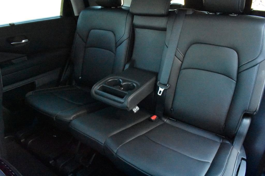 Used 2025 Nissan Pathfinder SL AWD/4WD image 32