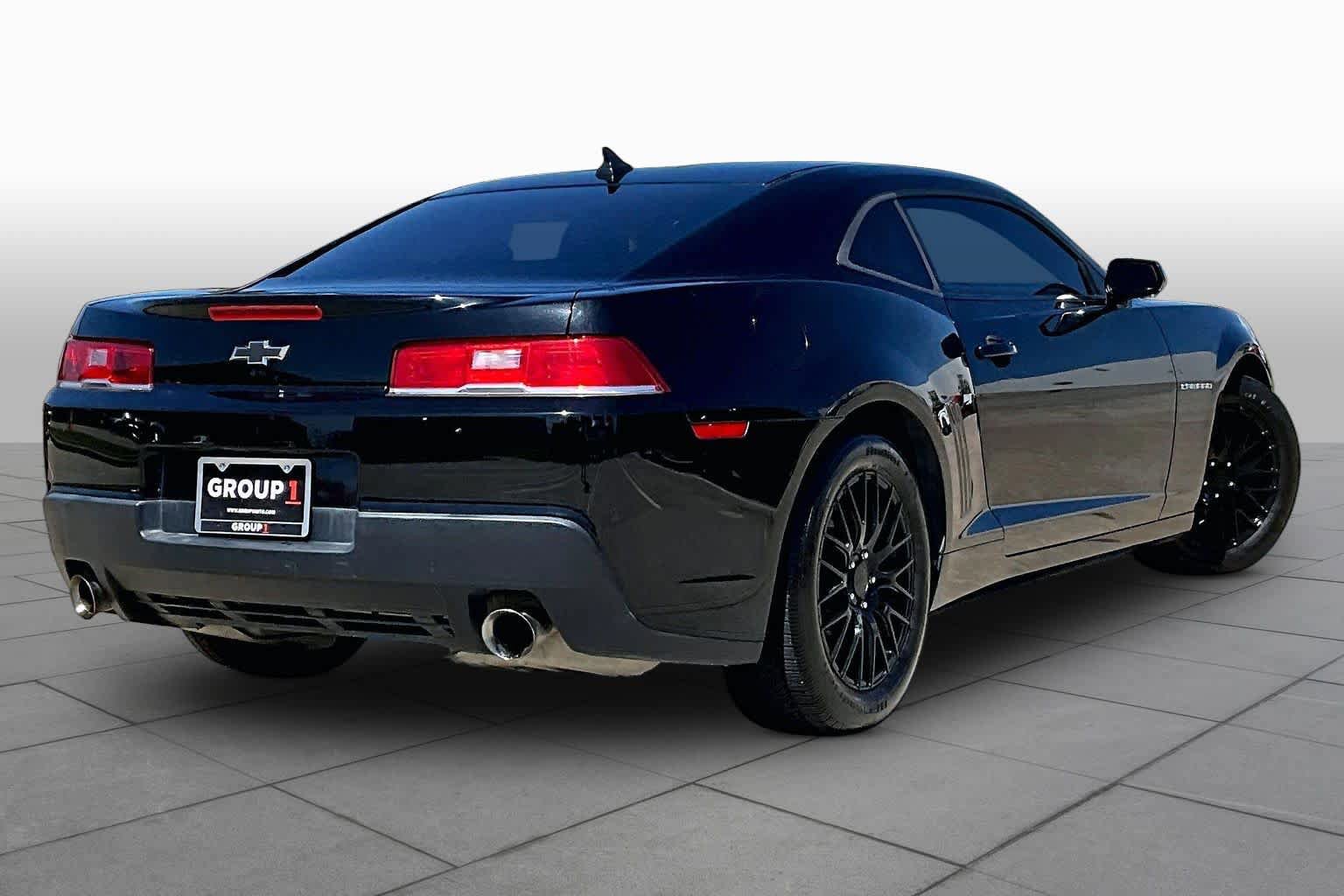 Used 2015 Chevrolet Camaro LS RWD image 12