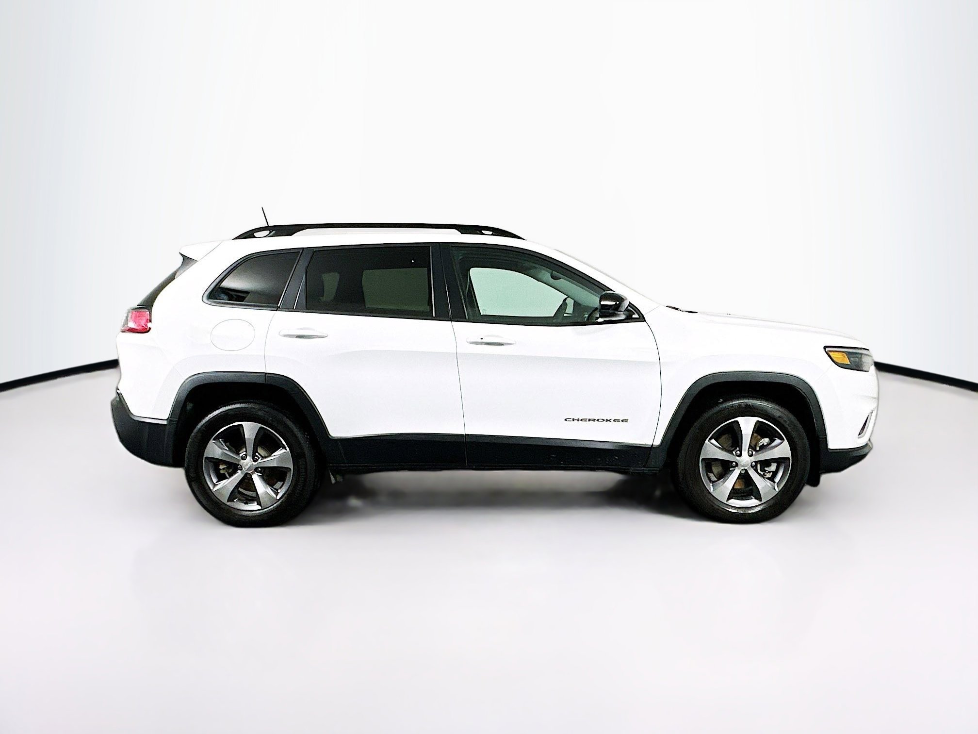 Used 2022 Jeep Cherokee Limited w/ Mopar Interior Package image 10