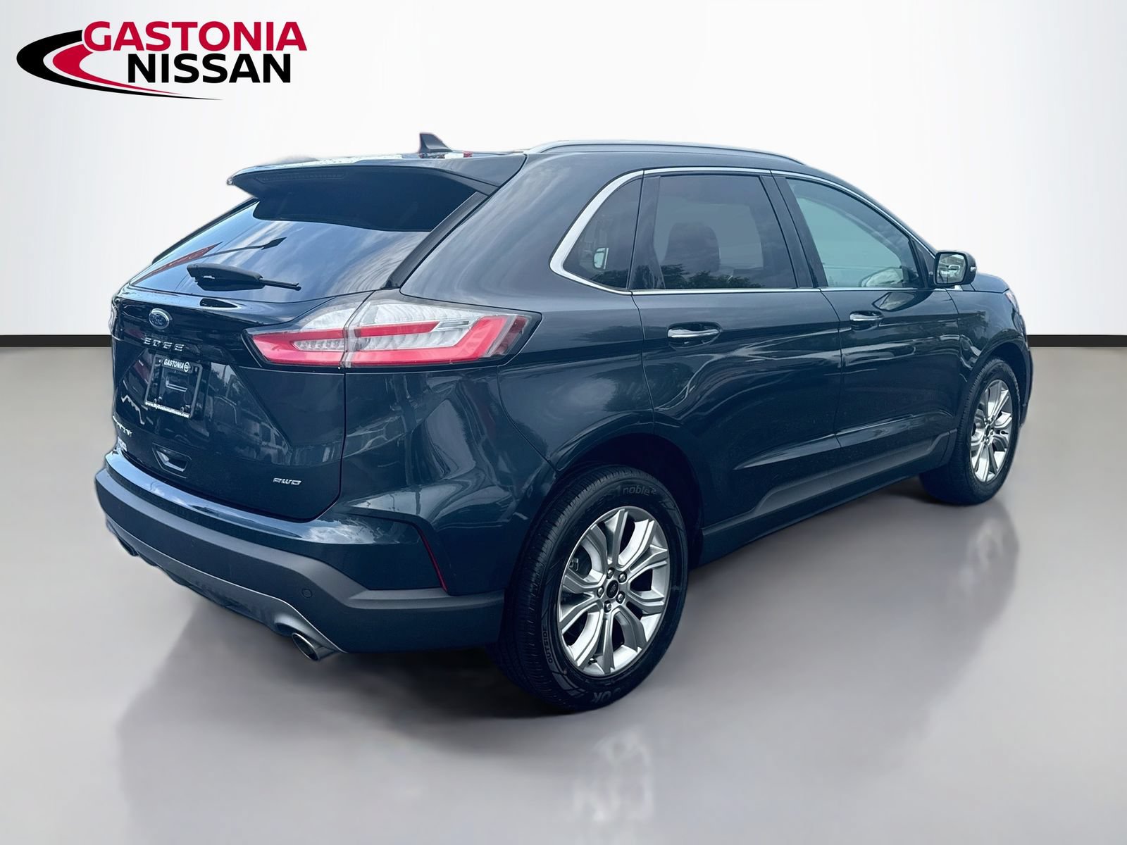 Used 2024 Ford Edge Titanium AWD/4WD image 9
