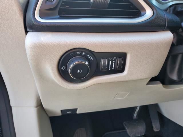 Used 2022 Chrysler Pacifica Touring-L image 20