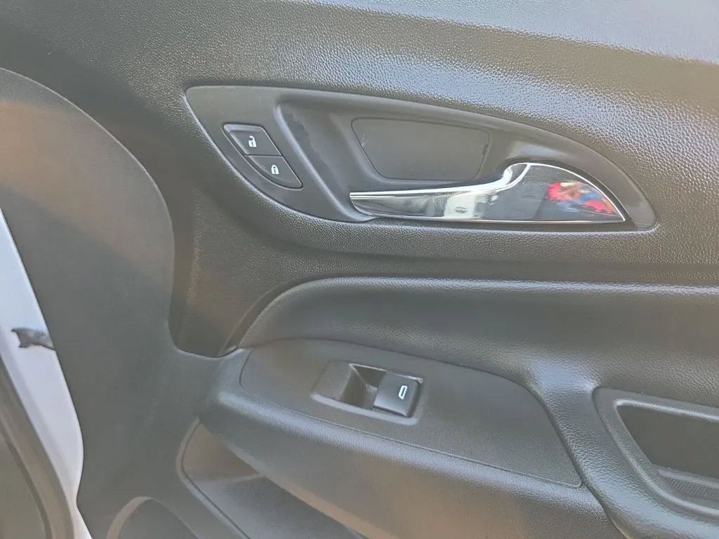 Used 2021 Chevrolet Equinox Premier AWD/4WD image 23