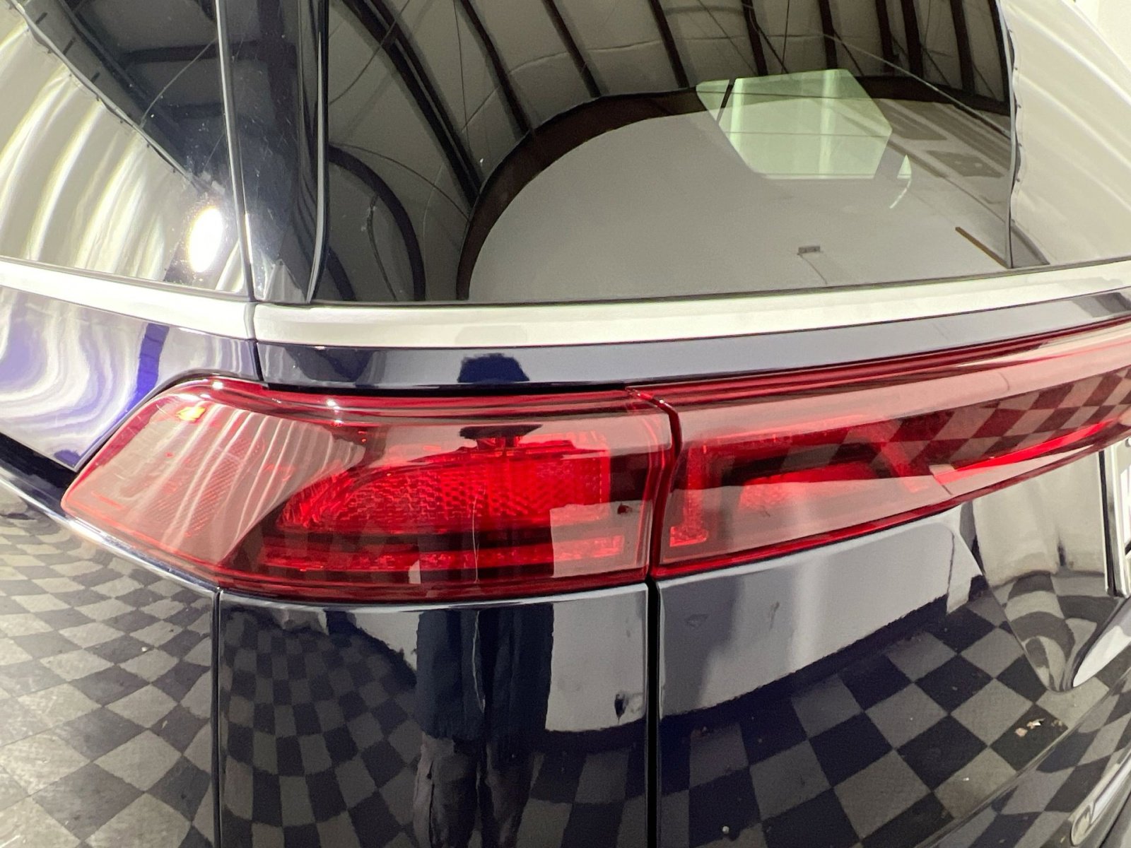 Used 2024 Kia Carnival LX image 16