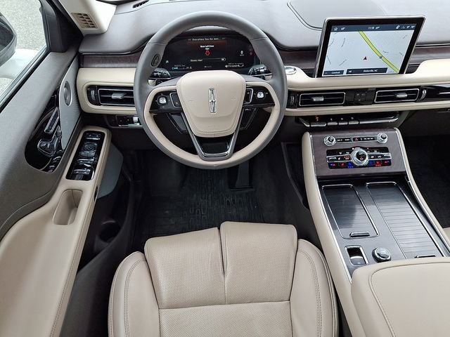 Used 2023 Lincoln Aviator Reserve w/ Equipment Group 201A AWD/4WD image 11
