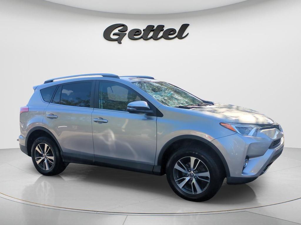 Used 2016 Toyota RAV4 XLE AWD/4WD image 3
