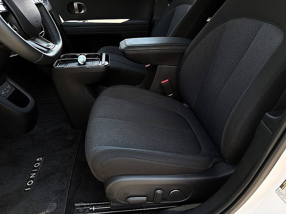 Certified 2025 Hyundai Ioniq 5 SE RWD image 11