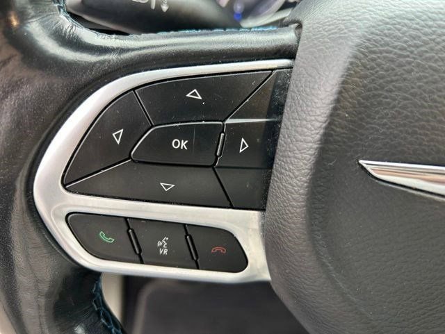 Used 2021 Chrysler Pacifica Touring-L FWD image 16