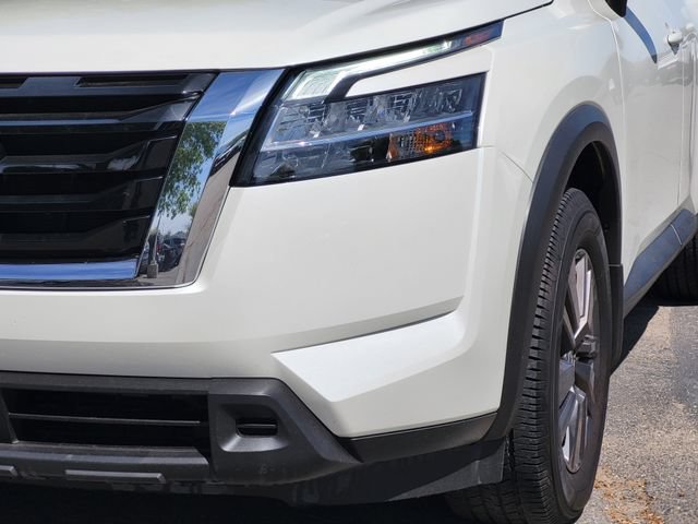 Certified 2022 Nissan Pathfinder SV w/ Cargo Package FWD image 5