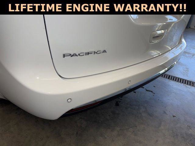 Certified 2024 Chrysler Pacifica Touring-L image 13