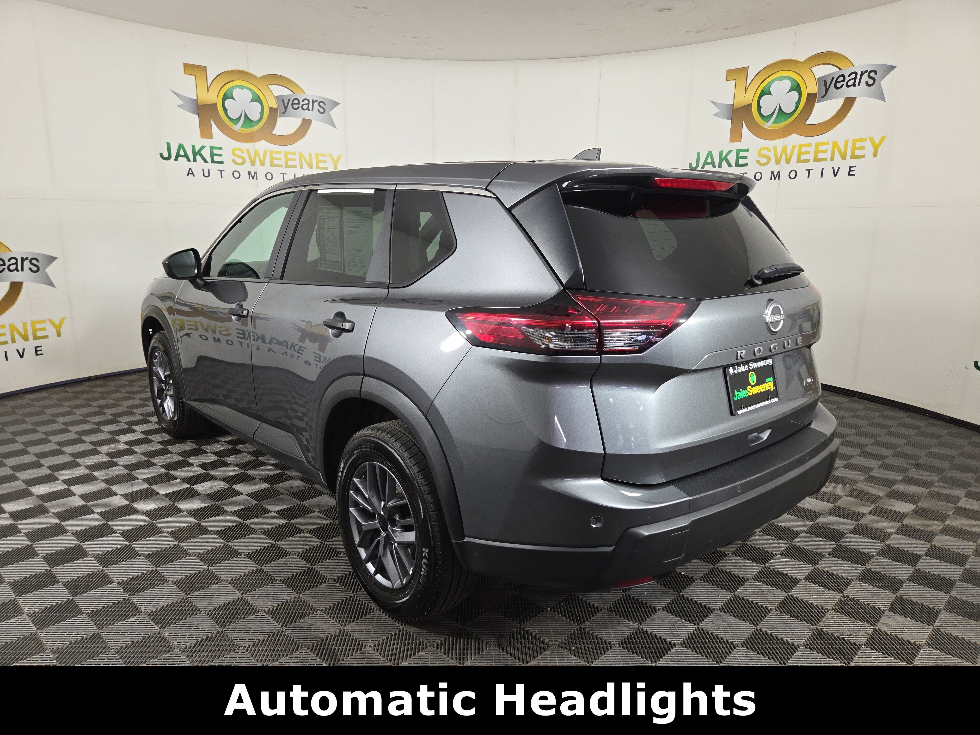 Used 2024 Nissan Rogue S AWD/4WD image 6