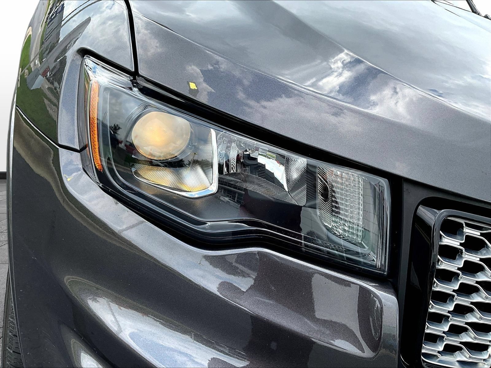 Used 2020 Jeep Grand Cherokee Altitude AWD/4WD image 34