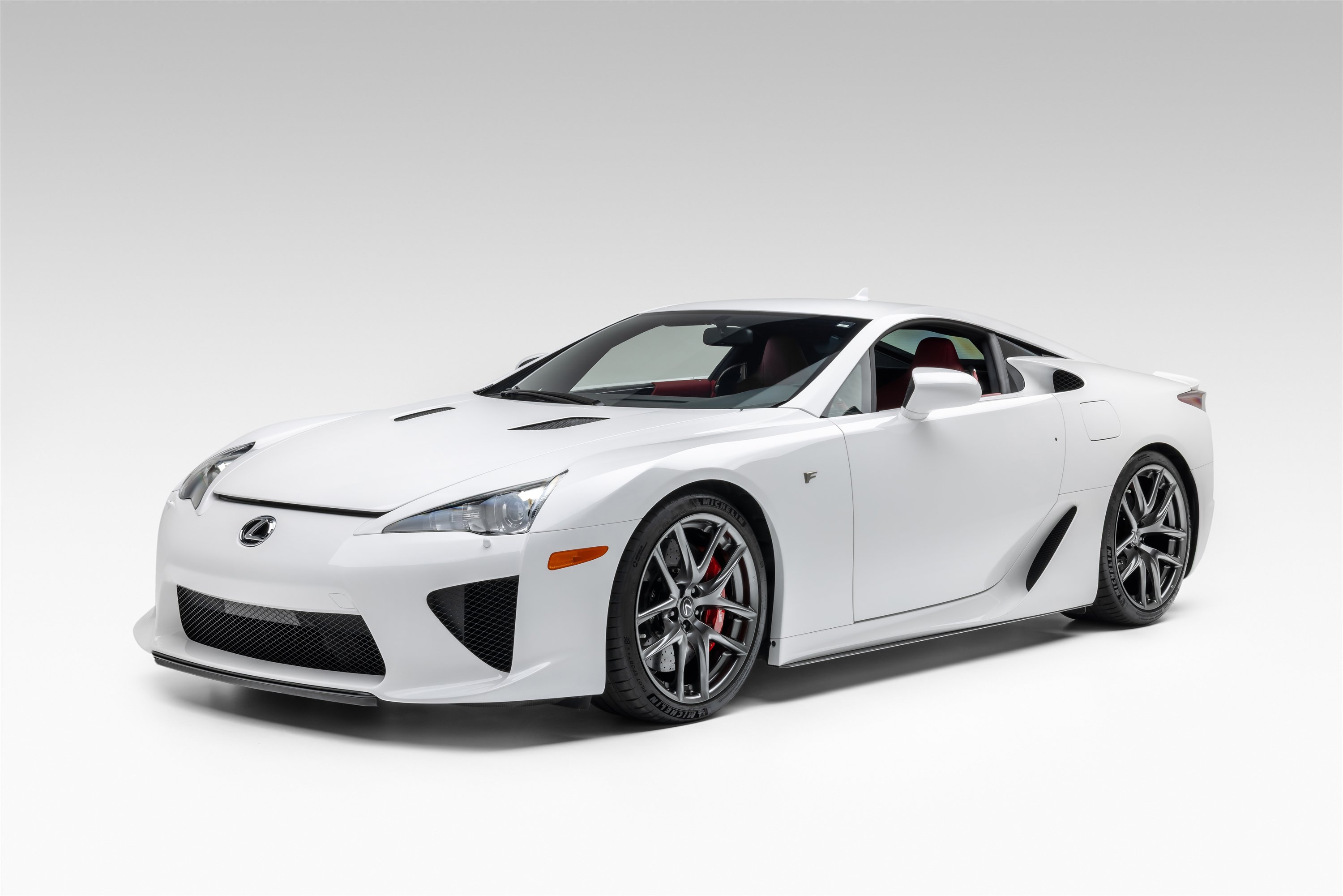 Used 2012 Lexus LFA RWD image 1