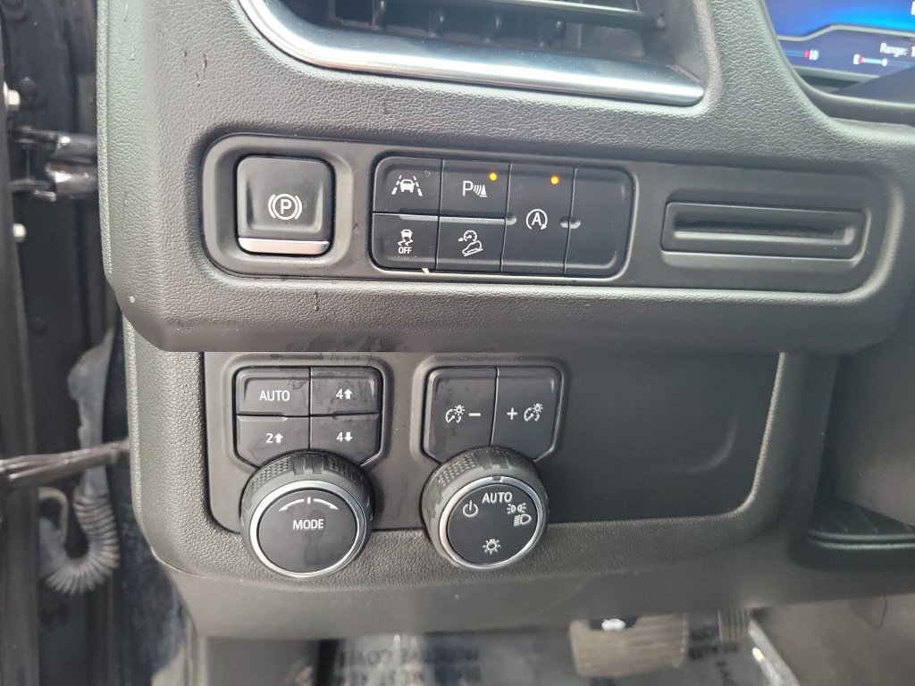 Used 2024 Chevrolet Suburban Premier AWD/4WD image 33