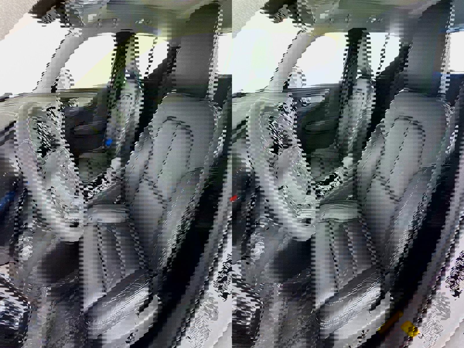 Used 2023 Volvo XC40 B4 Plus w/ Driver Assist Package image 12