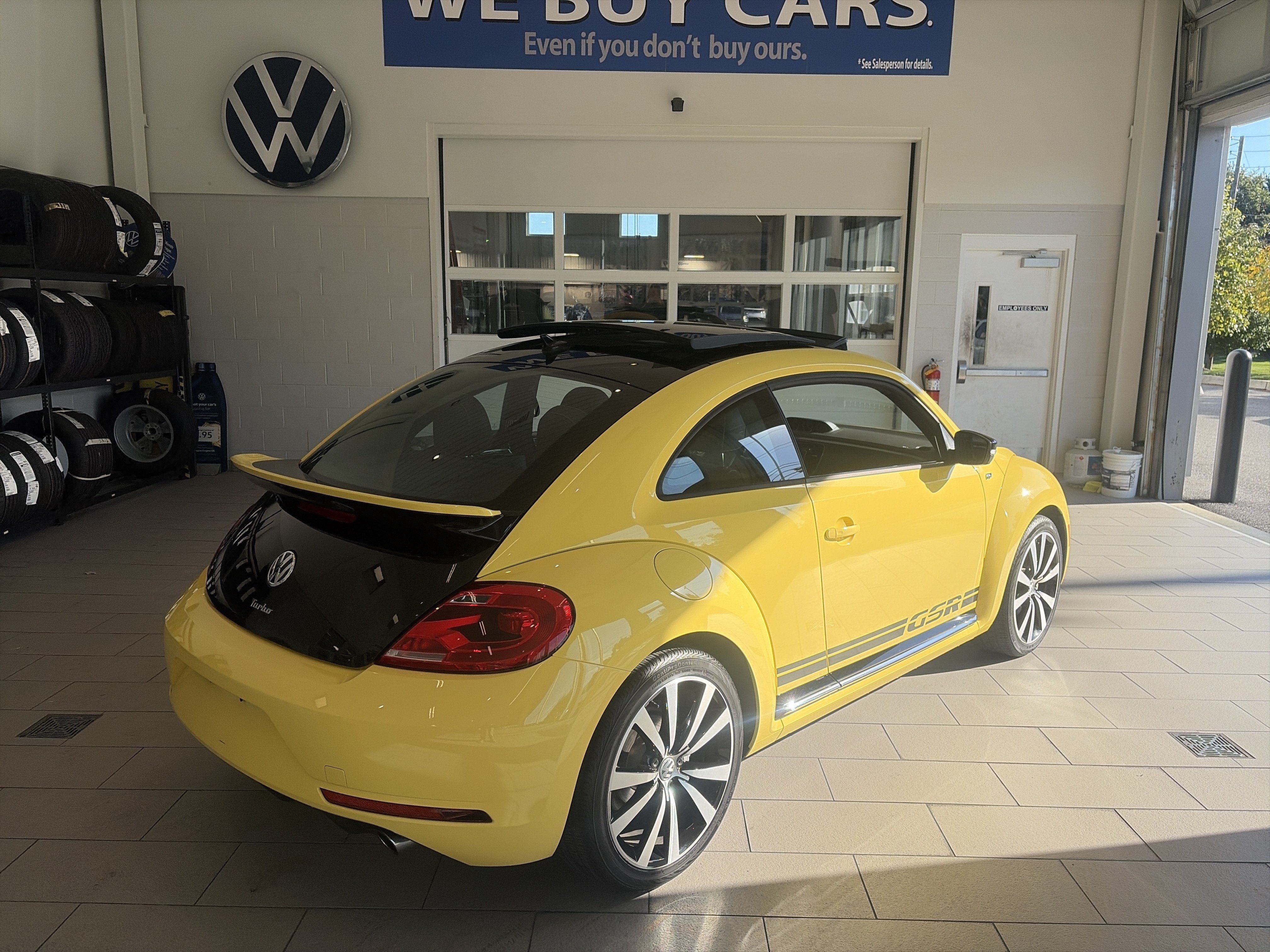 Used 2014 Volkswagen Beetle GSR FWD image 4