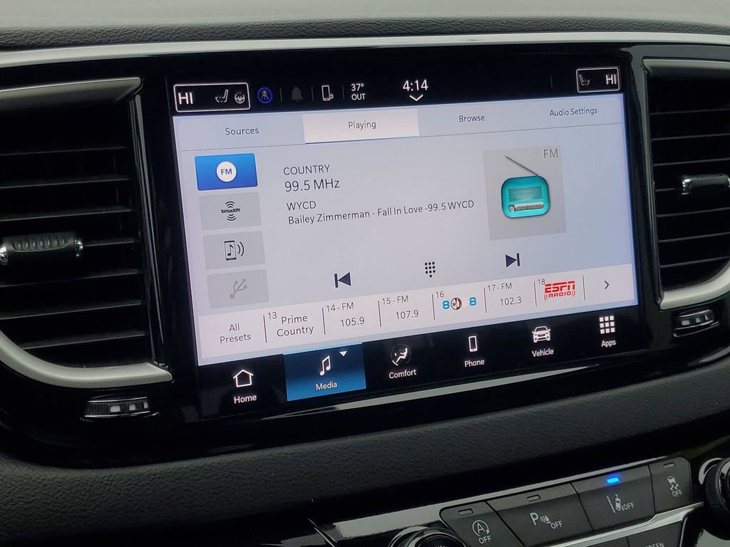 Used 2024 Chrysler Pacifica Touring-L FWD image 21