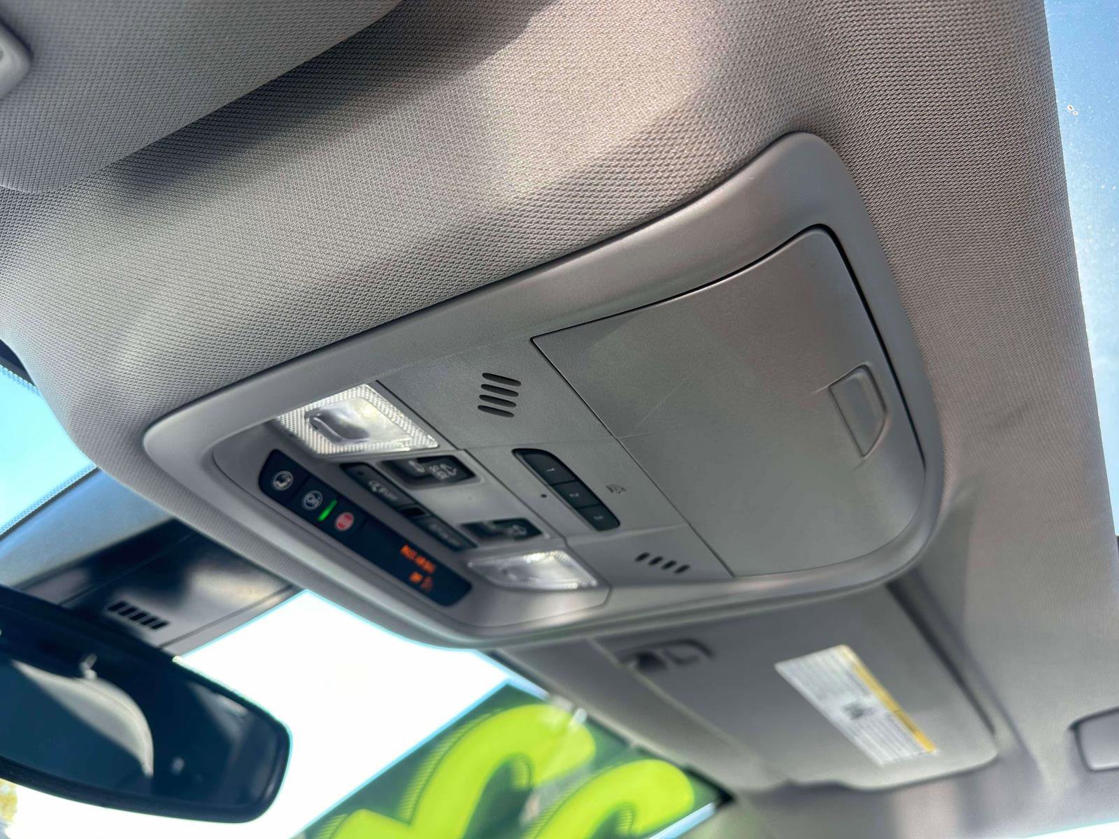 Used 2022 GMC Acadia SLT w/ Technology Package image 36